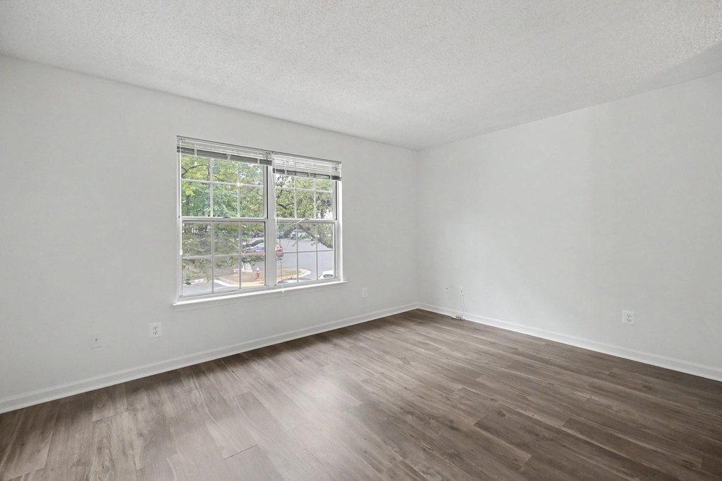 12102 Green Leaf Court - Photo 14