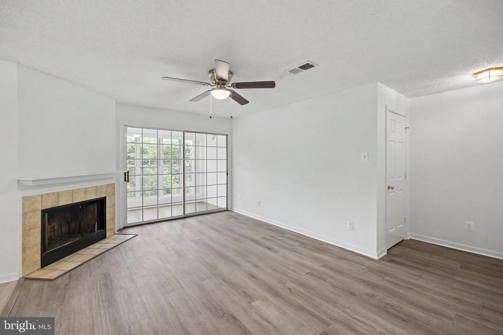 12102 Green Leaf Court - Photo 4