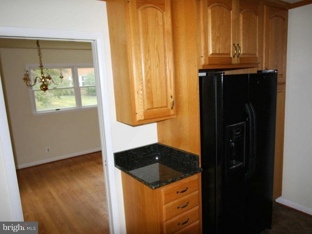 1103 Roberta Court - Photo 4