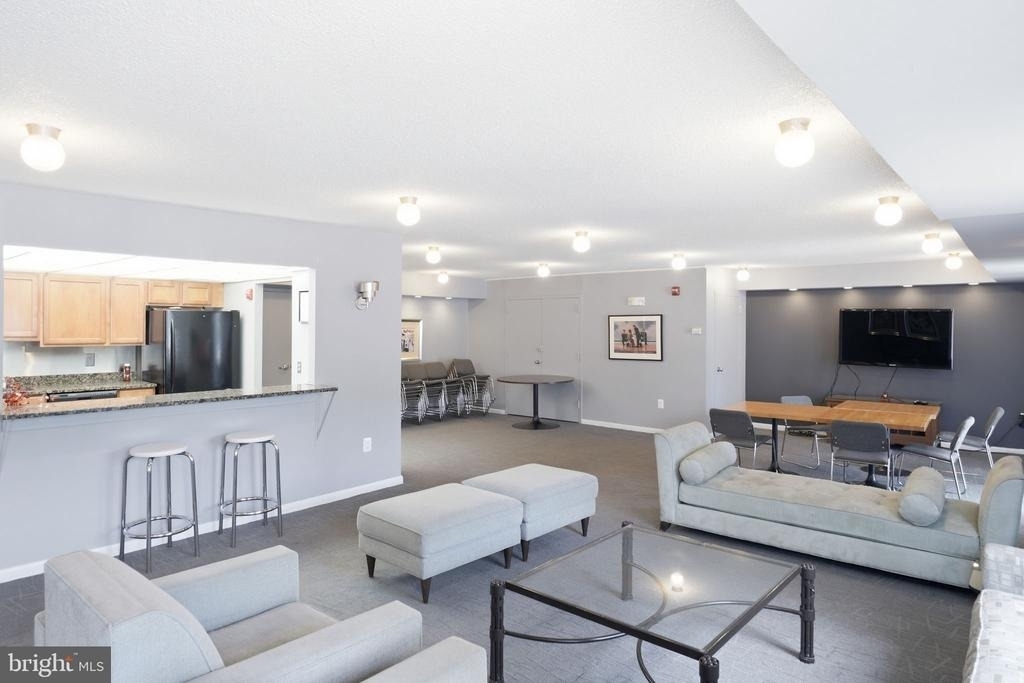 200 N Pickett Street - Photo 16