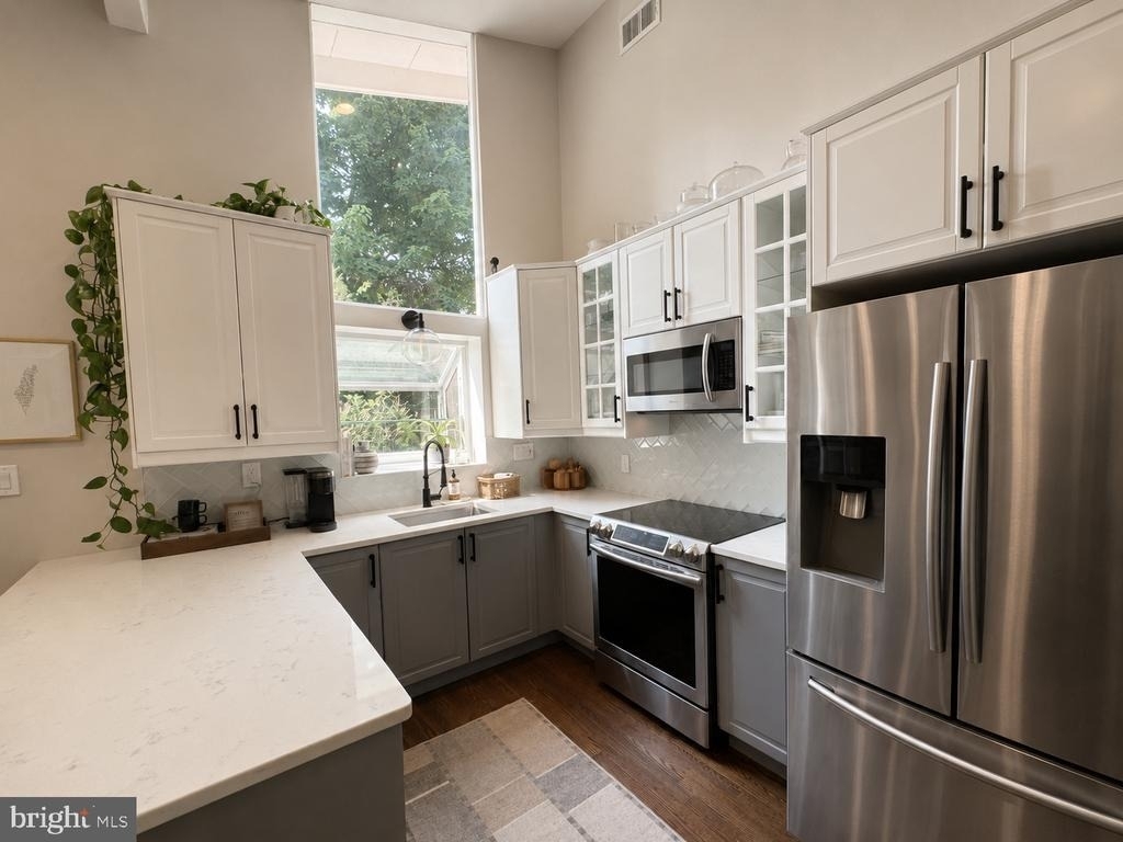 4836 7th Street S - Photo 4