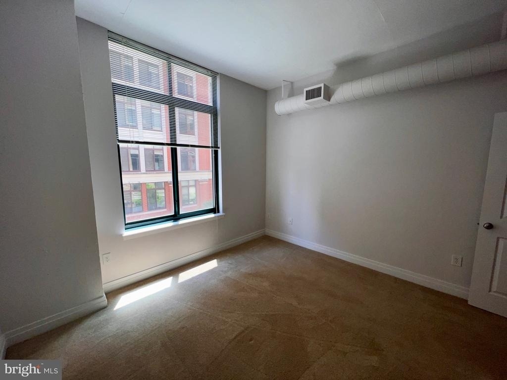 1205 N Garfield Street - Photo 7