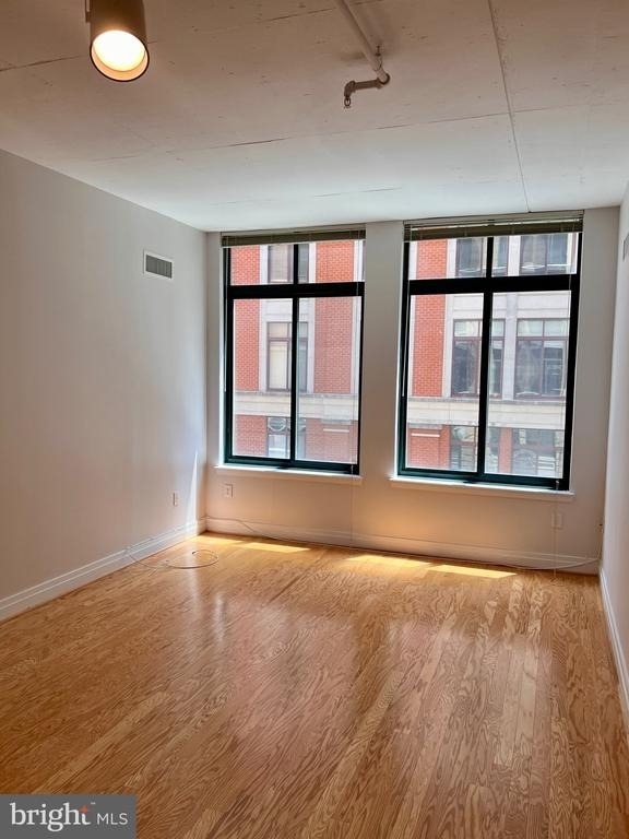 1205 N Garfield Street - Photo 6