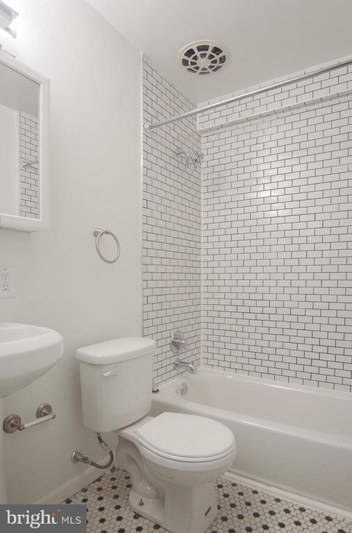 353-57 W Mount Airy Avenue - Photo 8