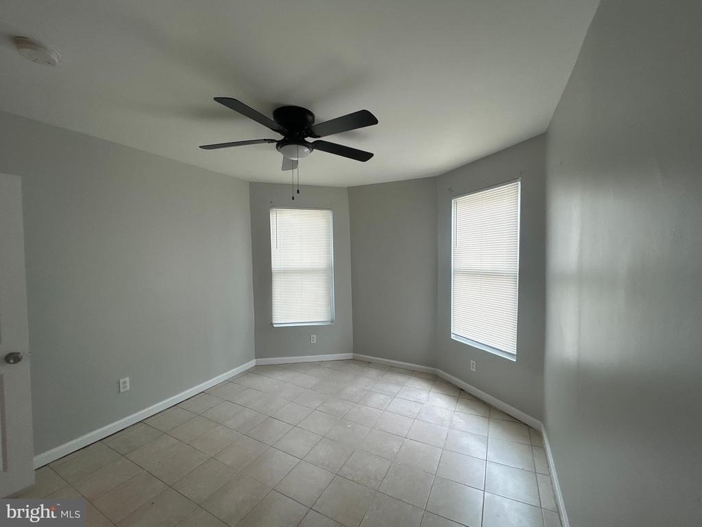 531 E Brinton Street - Photo 4