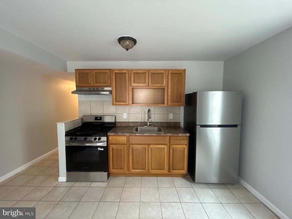 531 E Brinton Street - Photo 0