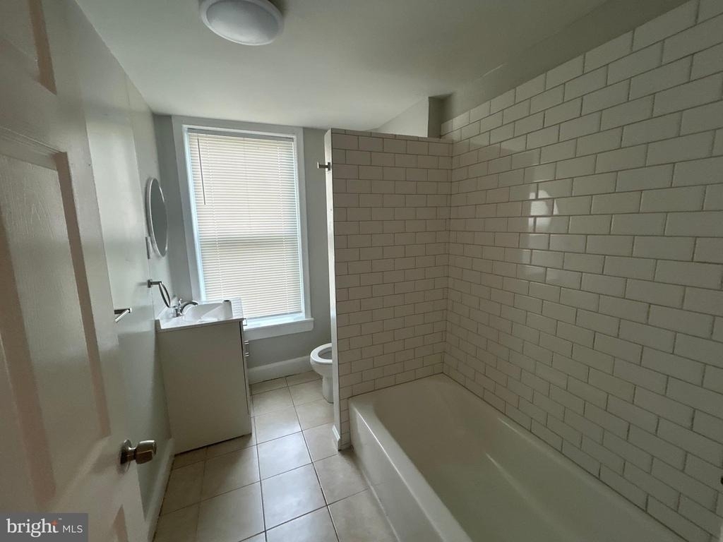 531 E Brinton Street - Photo 11
