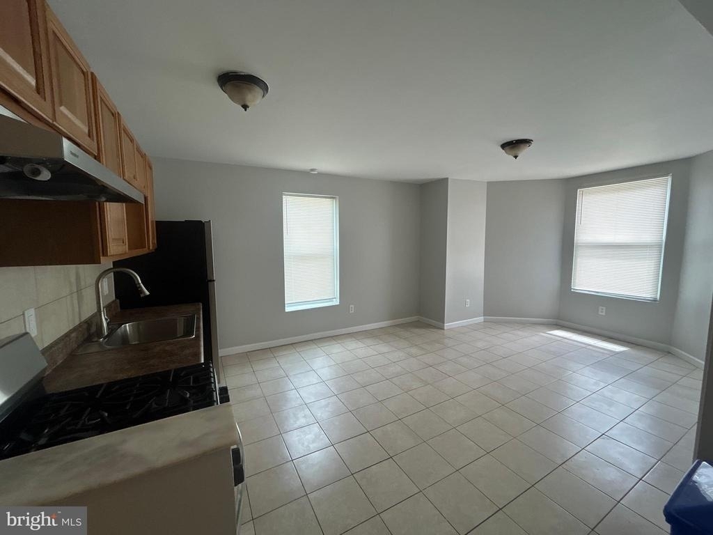 531 E Brinton Street - Photo 1