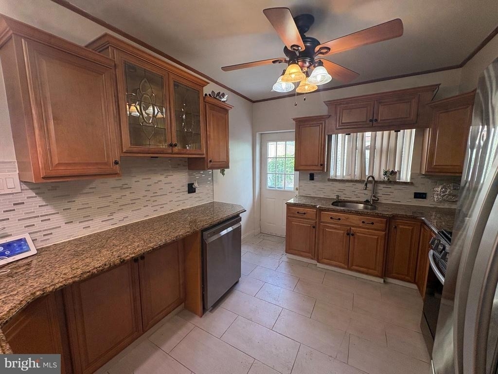 2122 S Hicks Street - Photo 3