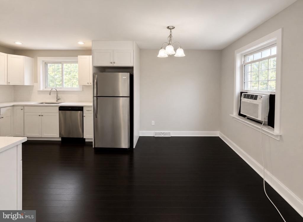 256 W Beidler Road - Photo 7