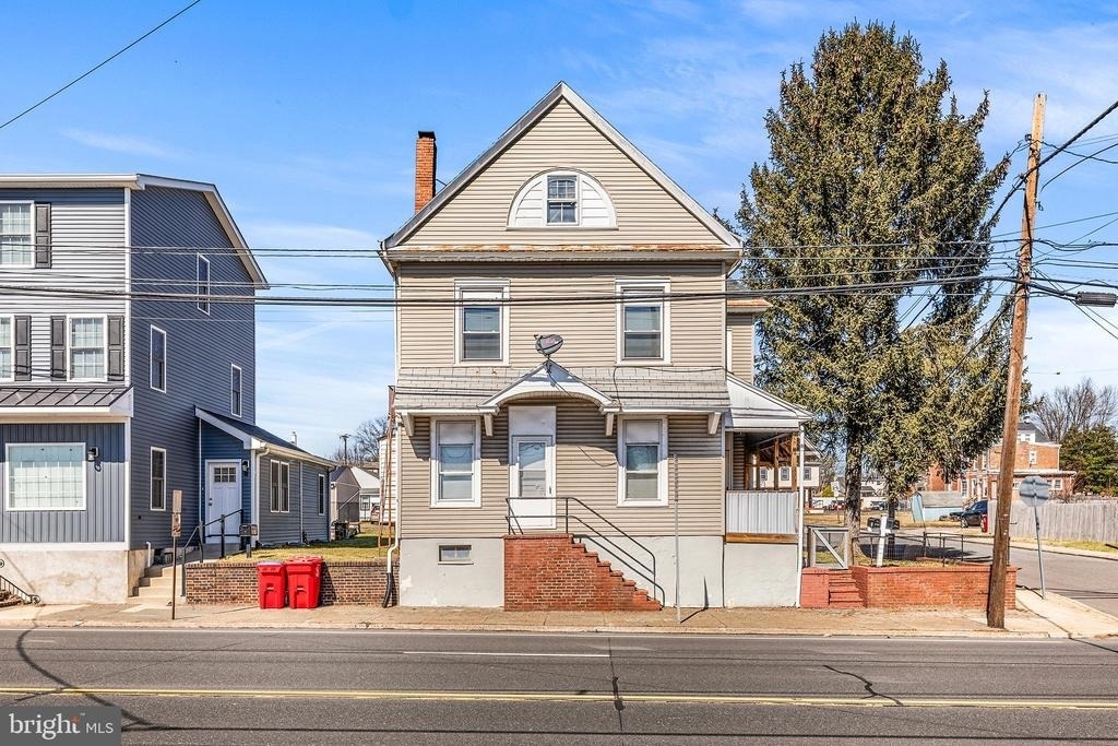 1001 W High Street - Photo 1