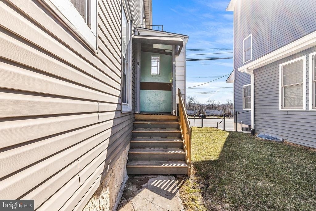 1001 W High Street - Photo 2
