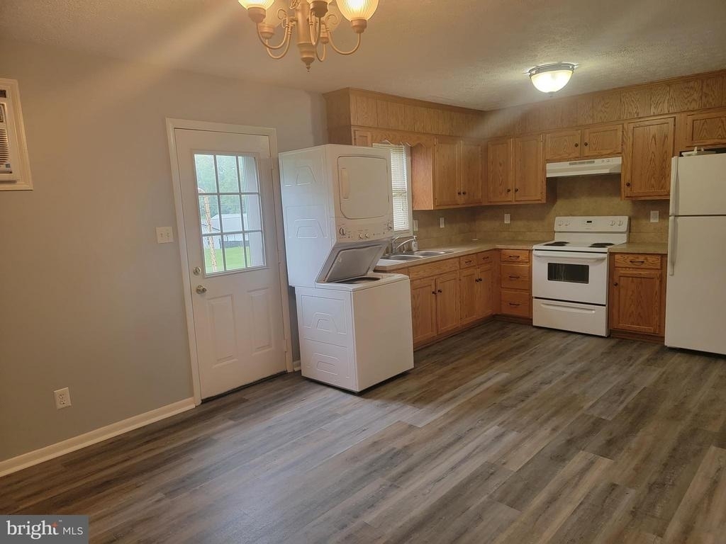 691 Center Drive - Photo 5