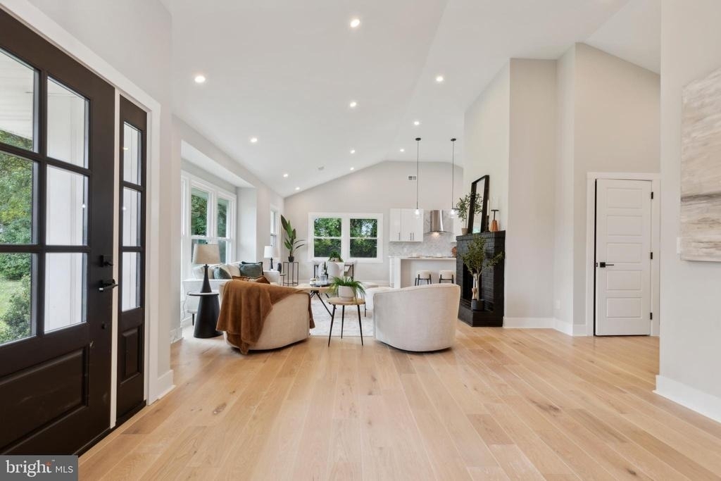 104 Furlong Avenue - Photo 3
