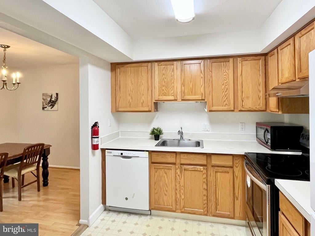 2217 Sayre Drive - Photo 19