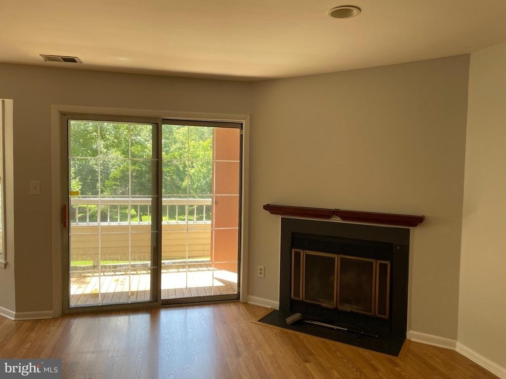 205 Salem Court - Photo 0