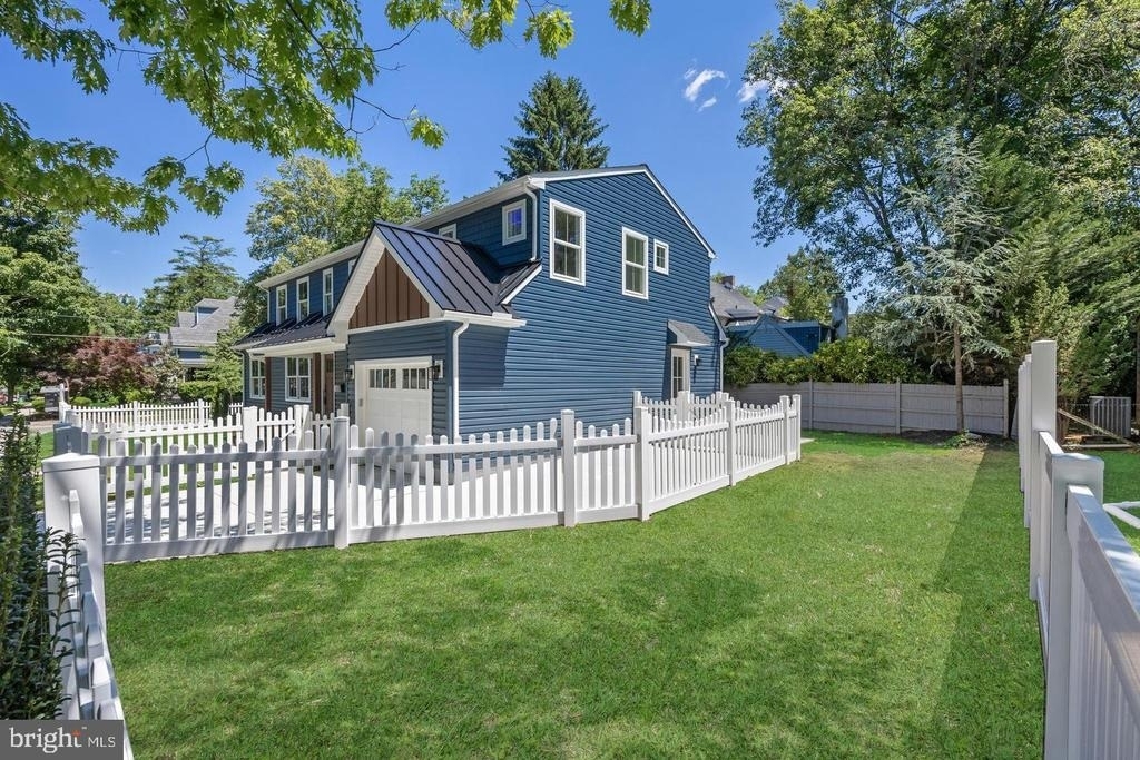 201 Centre Street - Photo 43
