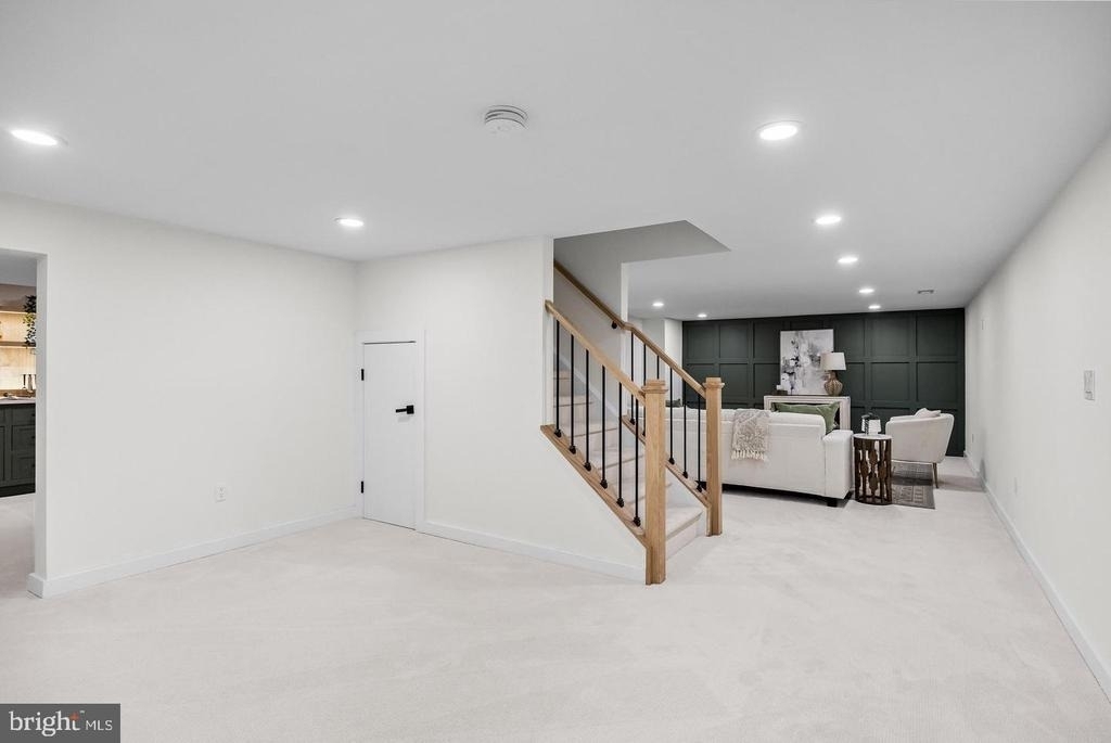 201 Centre Street - Photo 31