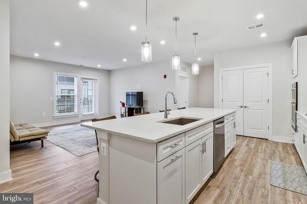 102 Saint Ives Place - Photo 4