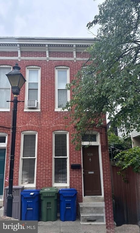 306 Penn Street - Photo 0