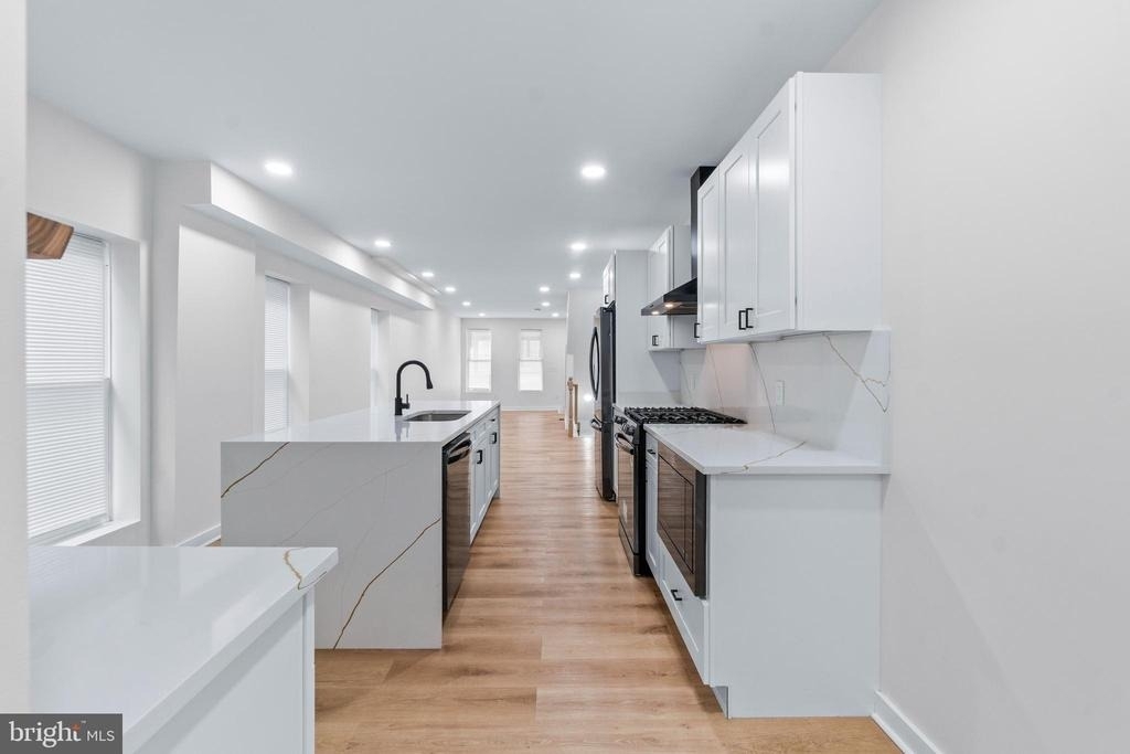 530 E 38th Street - Photo 14