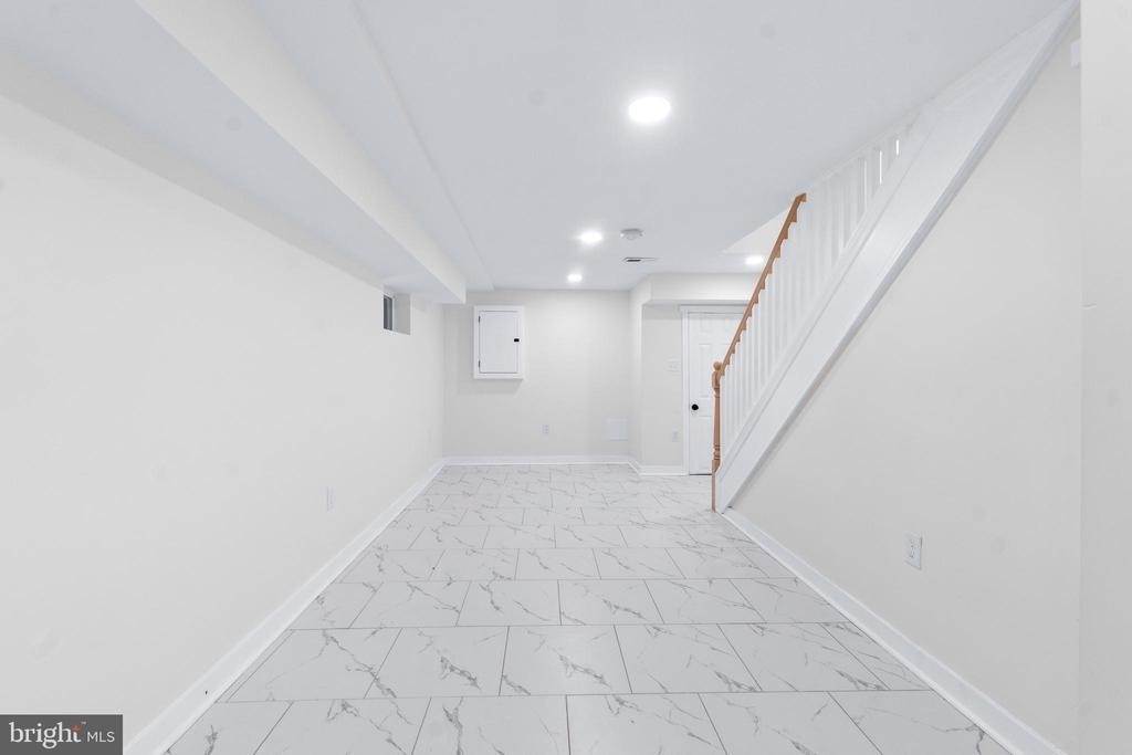 530 E 38th Street - Photo 28