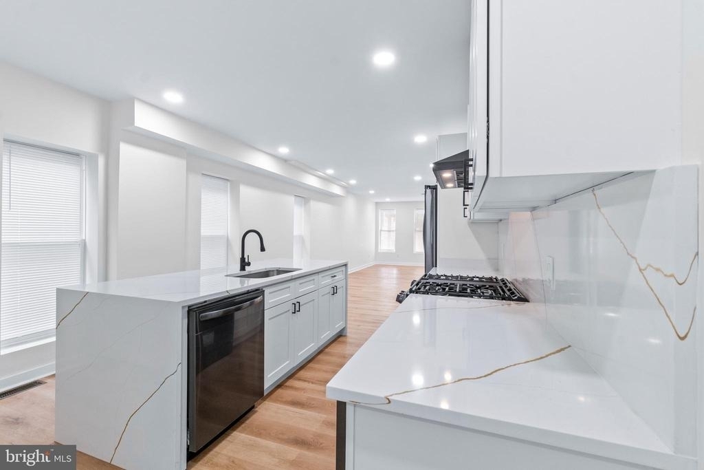 530 E 38th Street - Photo 13