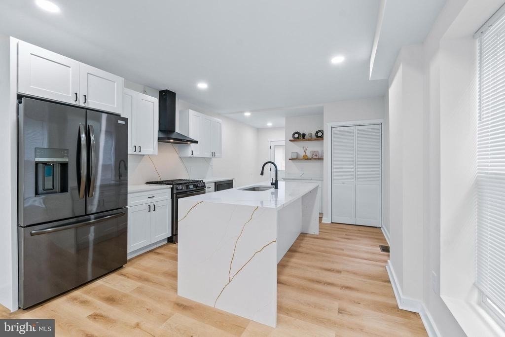 530 E 38th Street - Photo 9