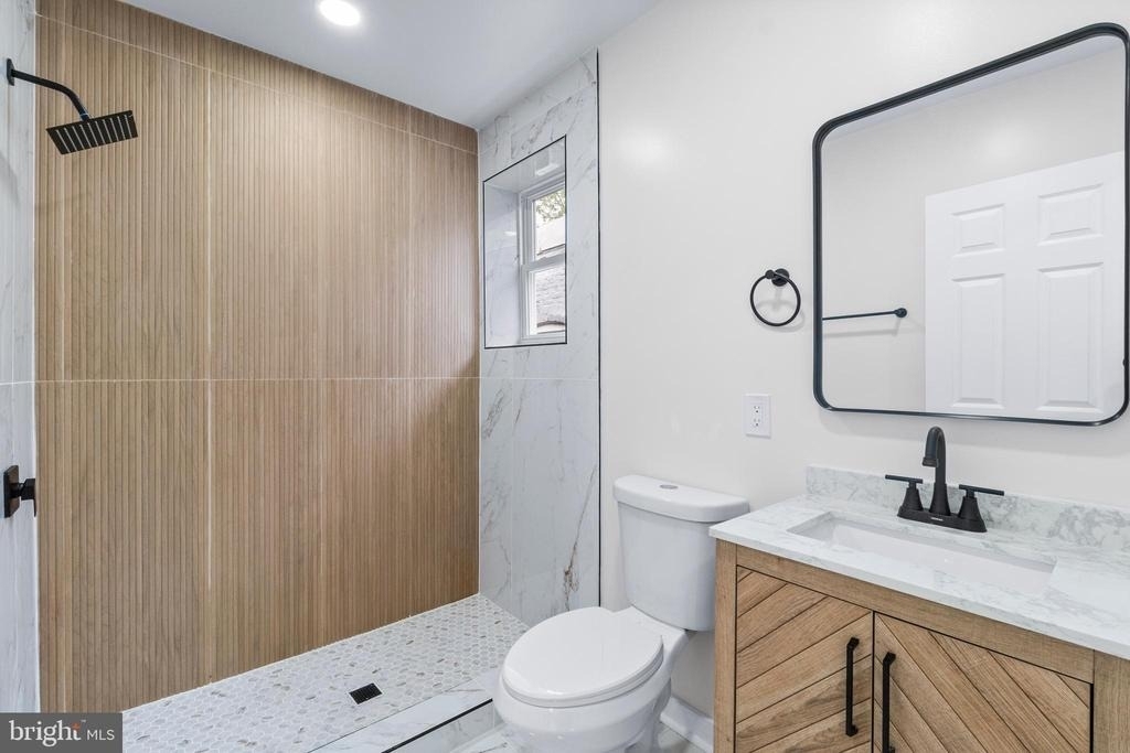 530 E 38th Street - Photo 25