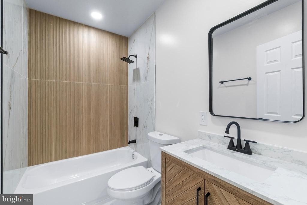 530 E 38th Street - Photo 23