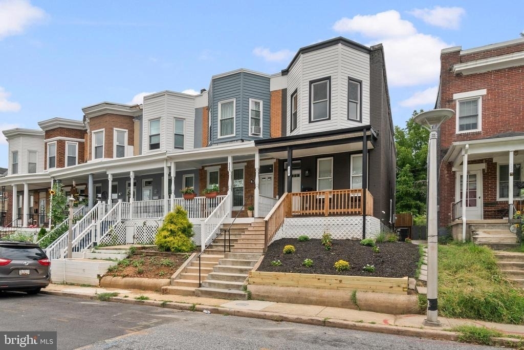 530 E 38th Street - Photo 2