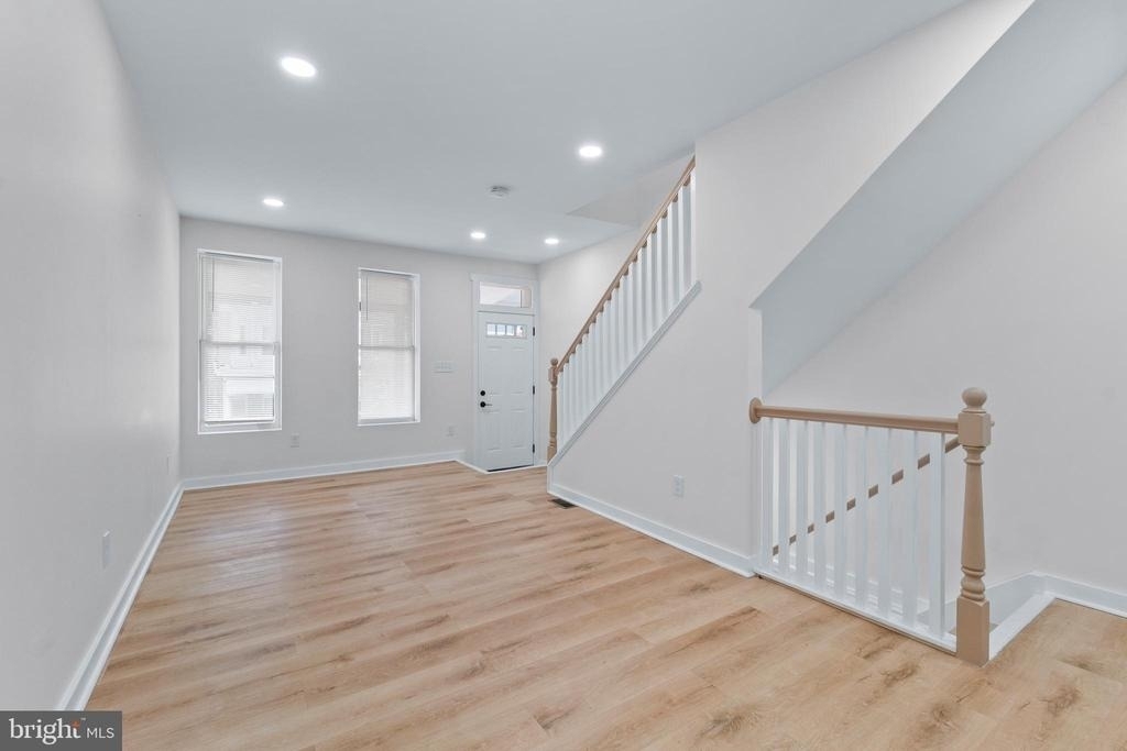 530 E 38th Street - Photo 7