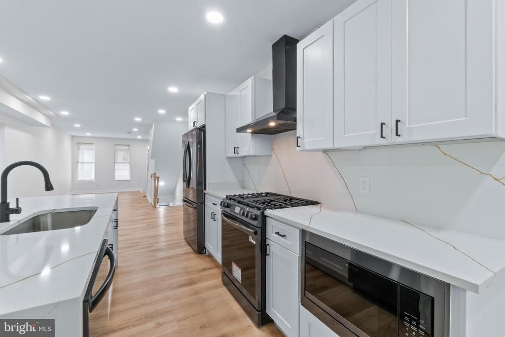 530 E 38th Street - Photo 17