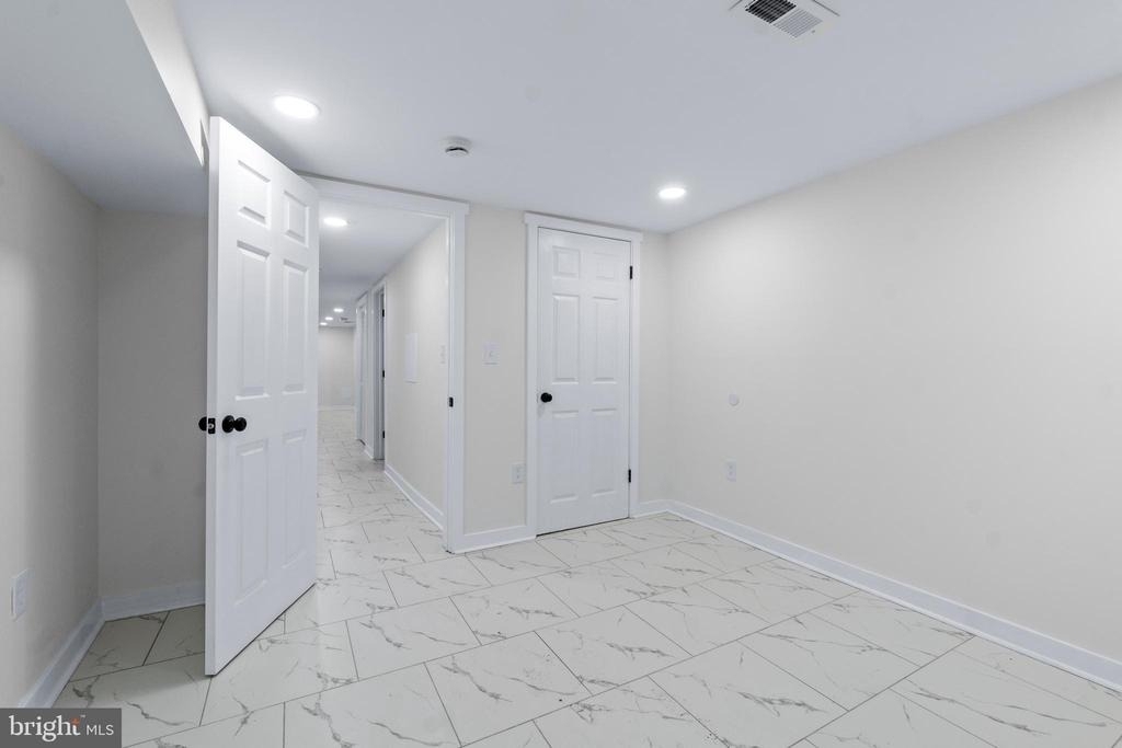 530 E 38th Street - Photo 31