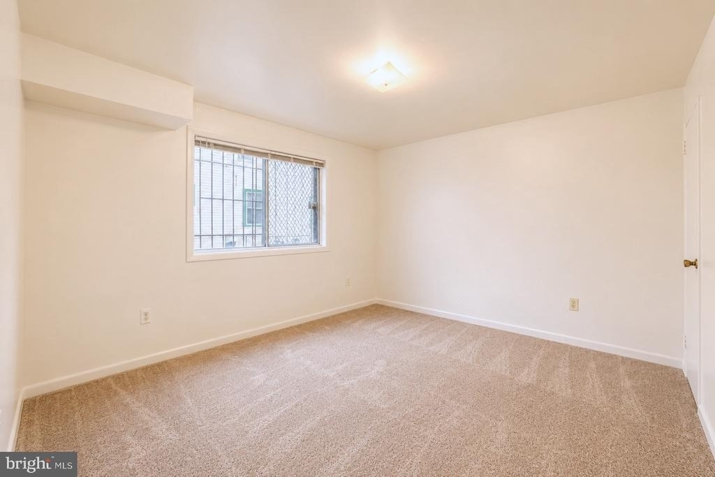 4921 Quarles Street Ne - Photo 8