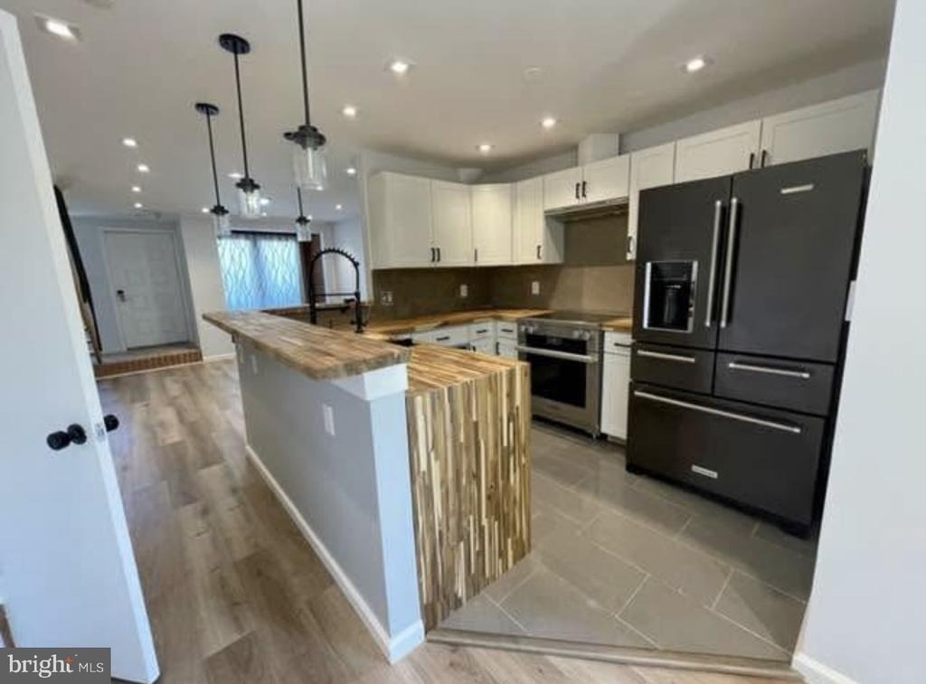 2433 18th Street Ne - Photo 1