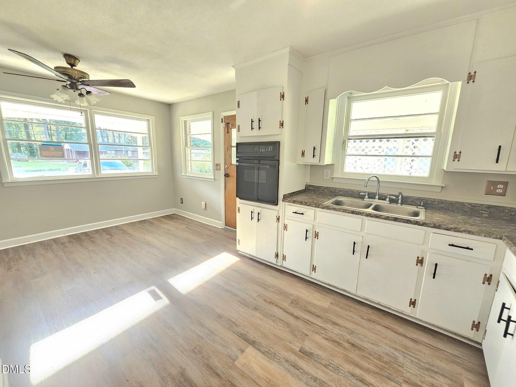 408 Oak Street - Photo 9