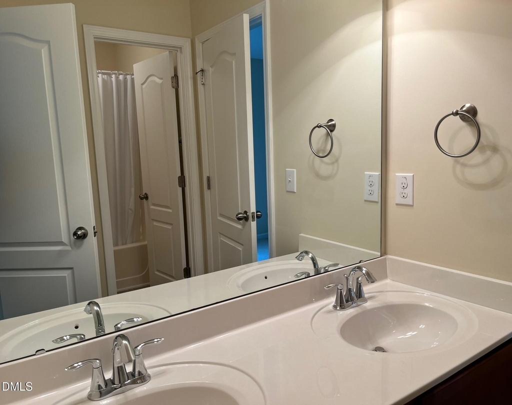 525 Sandy Whispers Place - Photo 19