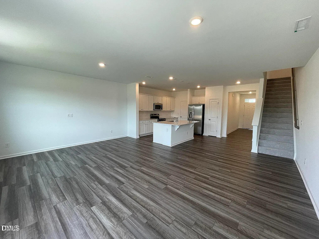 277 Paramount Drive - Photo 5