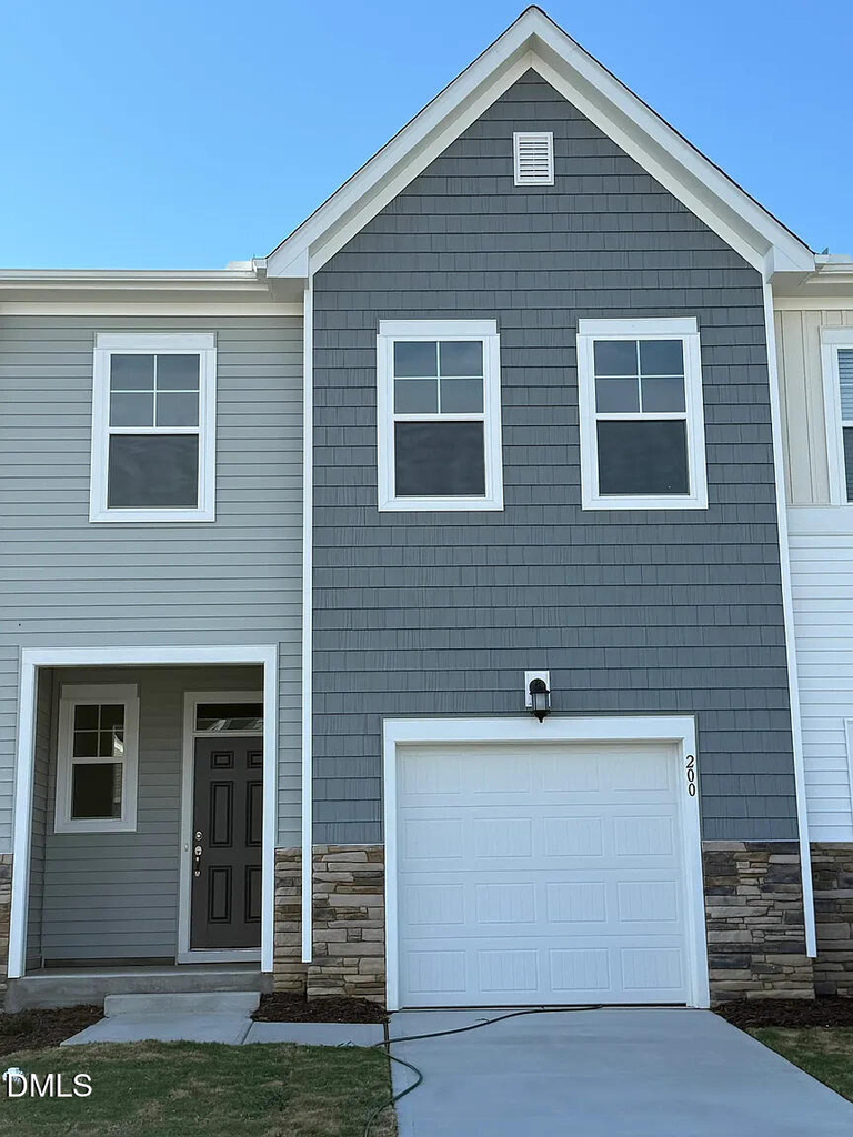 277 Paramount Drive - Photo 2