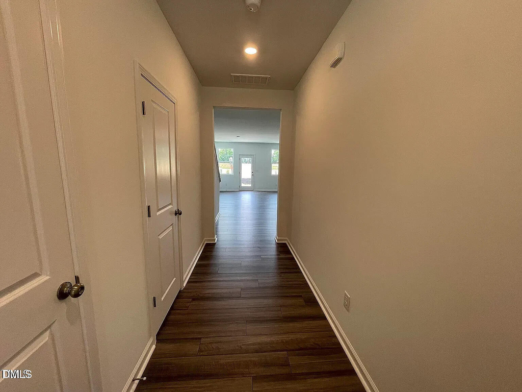 277 Paramount Drive - Photo 3