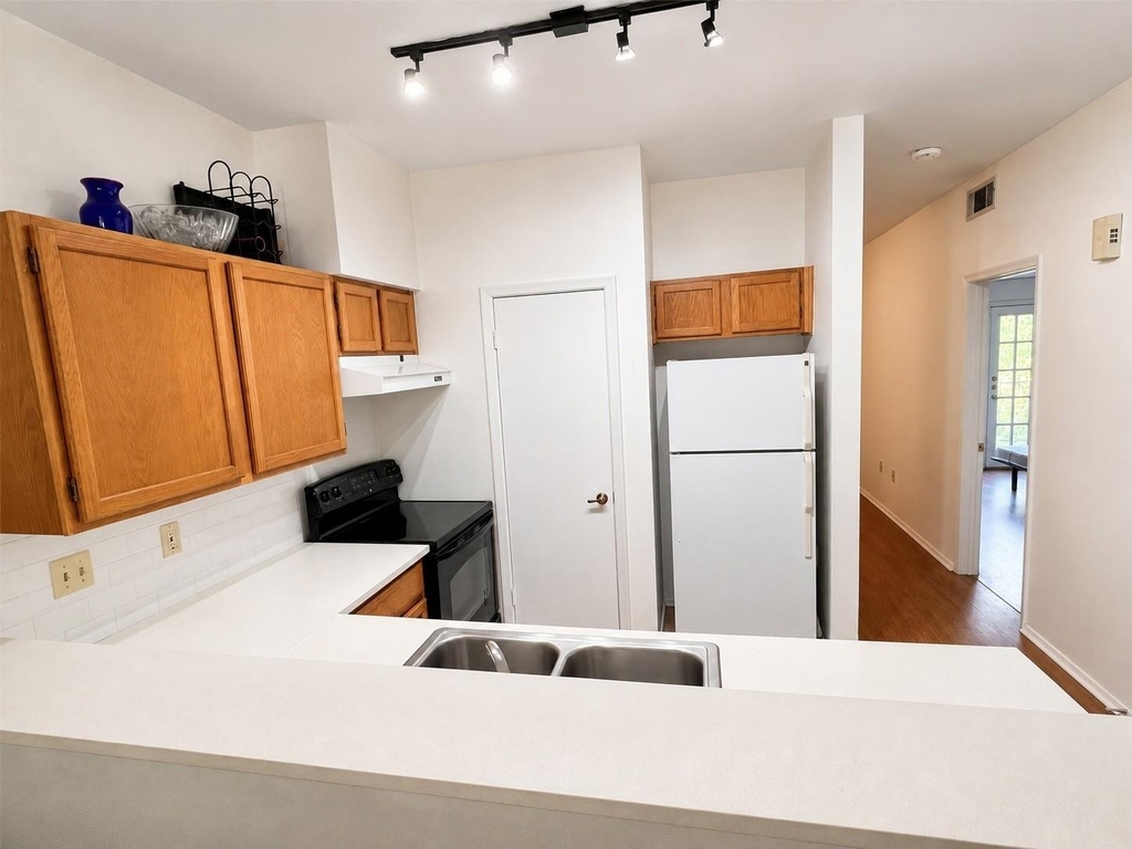 2801 Rio Grande St - Photo 5