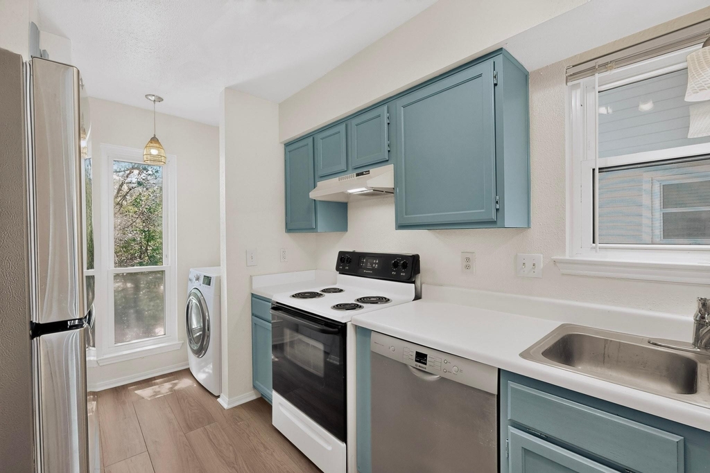 2450 Wickersham Ln - Photo 15