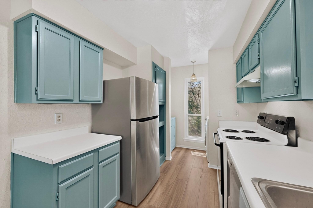 2450 Wickersham Ln - Photo 16