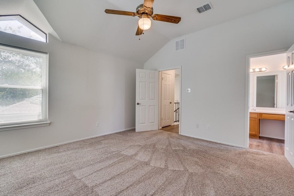 15902 De Peer Ave - Photo 5