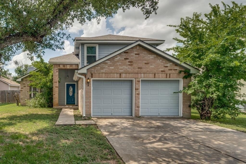 15902 De Peer Ave - Photo 0
