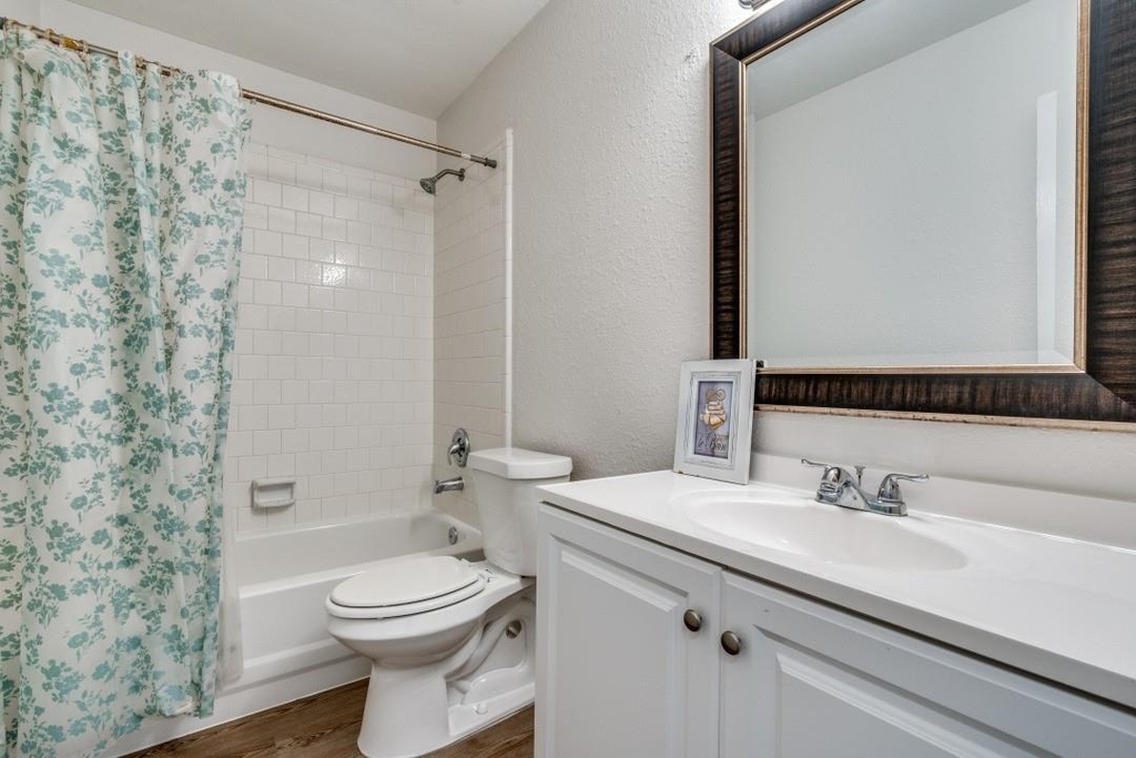 15902 De Peer Ave - Photo 8