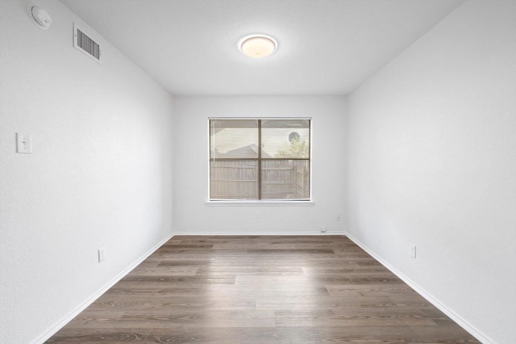15902 De Peer Ave - Photo 12