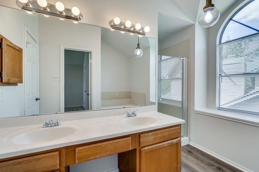 15902 De Peer Ave - Photo 6