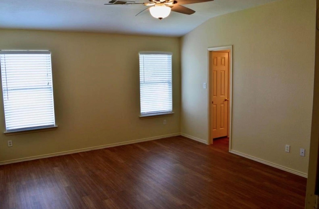 14208 Sumatra Ln - Photo 4